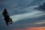 1254512264_Sky_-_Jump.jpg